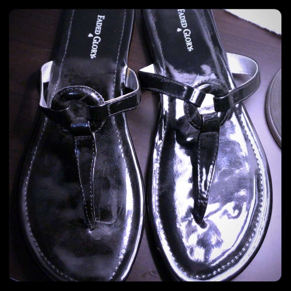 NWOT - Faded Glory Black Sandals!